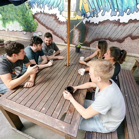 Nomads Capital Backpackers - Wellington (Adults Only) Hostel Luaran gambar Students at the University of Freiburg