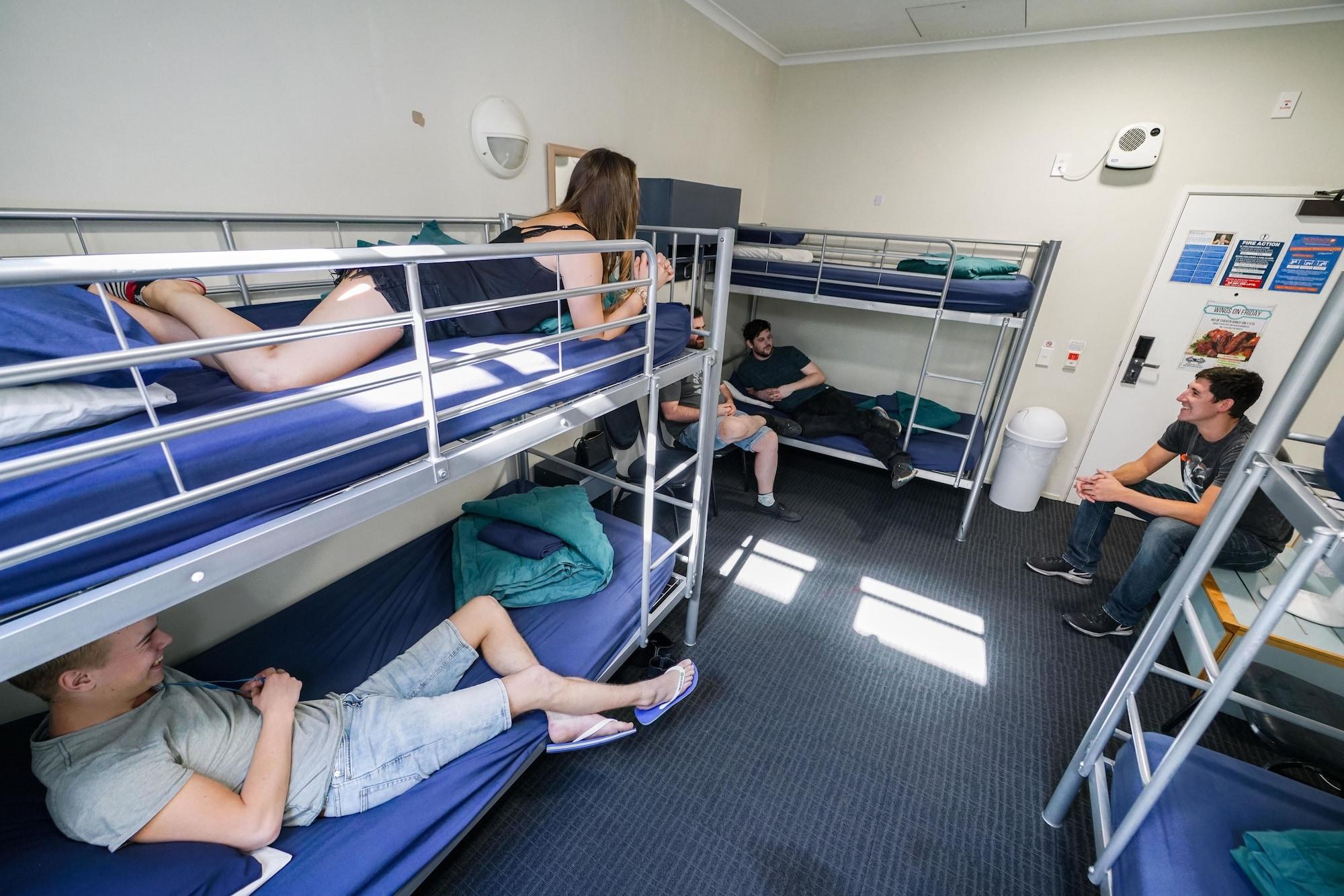 Nomads Capital Backpackers - Wellington (Adults Only) Hostel Luaran gambar A room at a backpackers' hostel in Dunedin, New Zealand