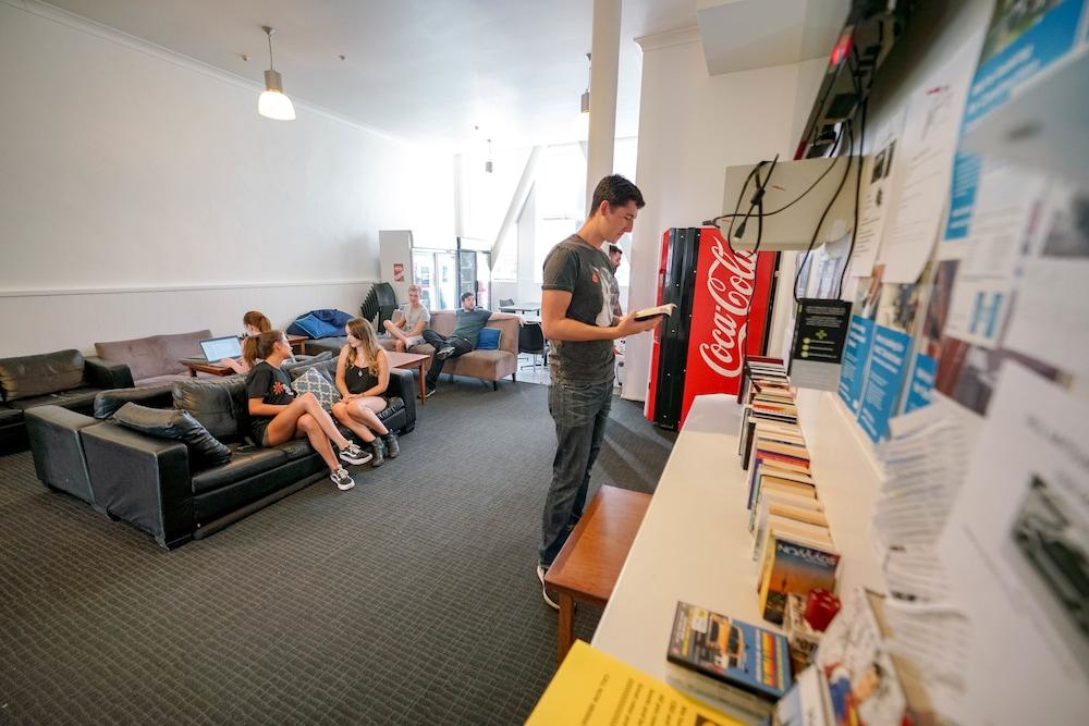 Nomads Capital Backpackers - Wellington (Adults Only) Hostel Luaran gambar The Student Union