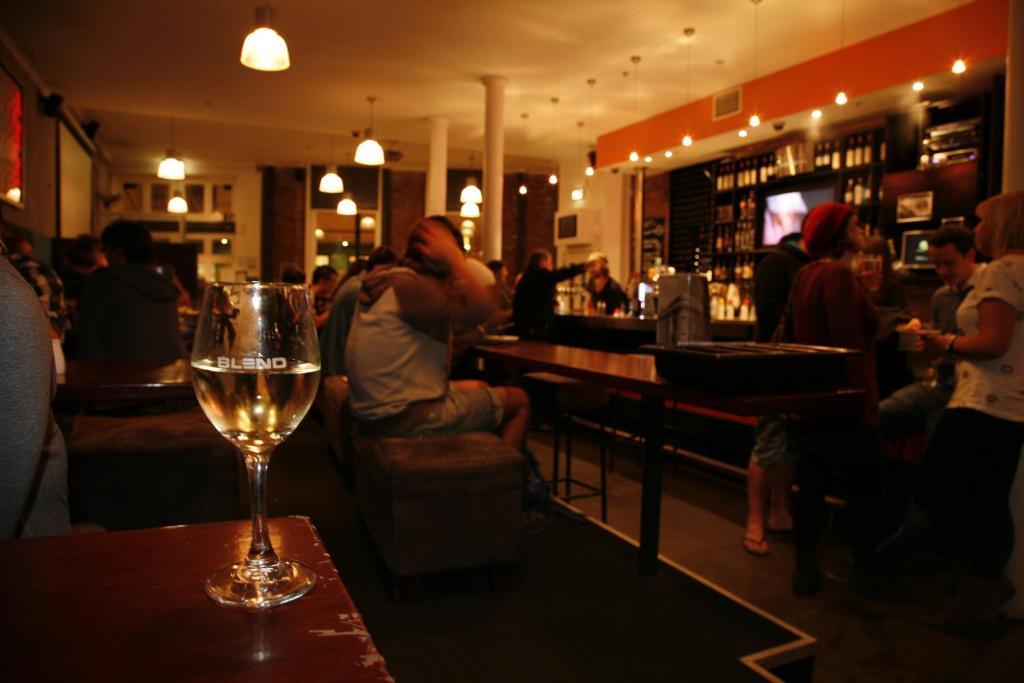 Nomads Capital Backpackers - Wellington (Adults Only) Hostel Luaran gambar A wine bar in Paris