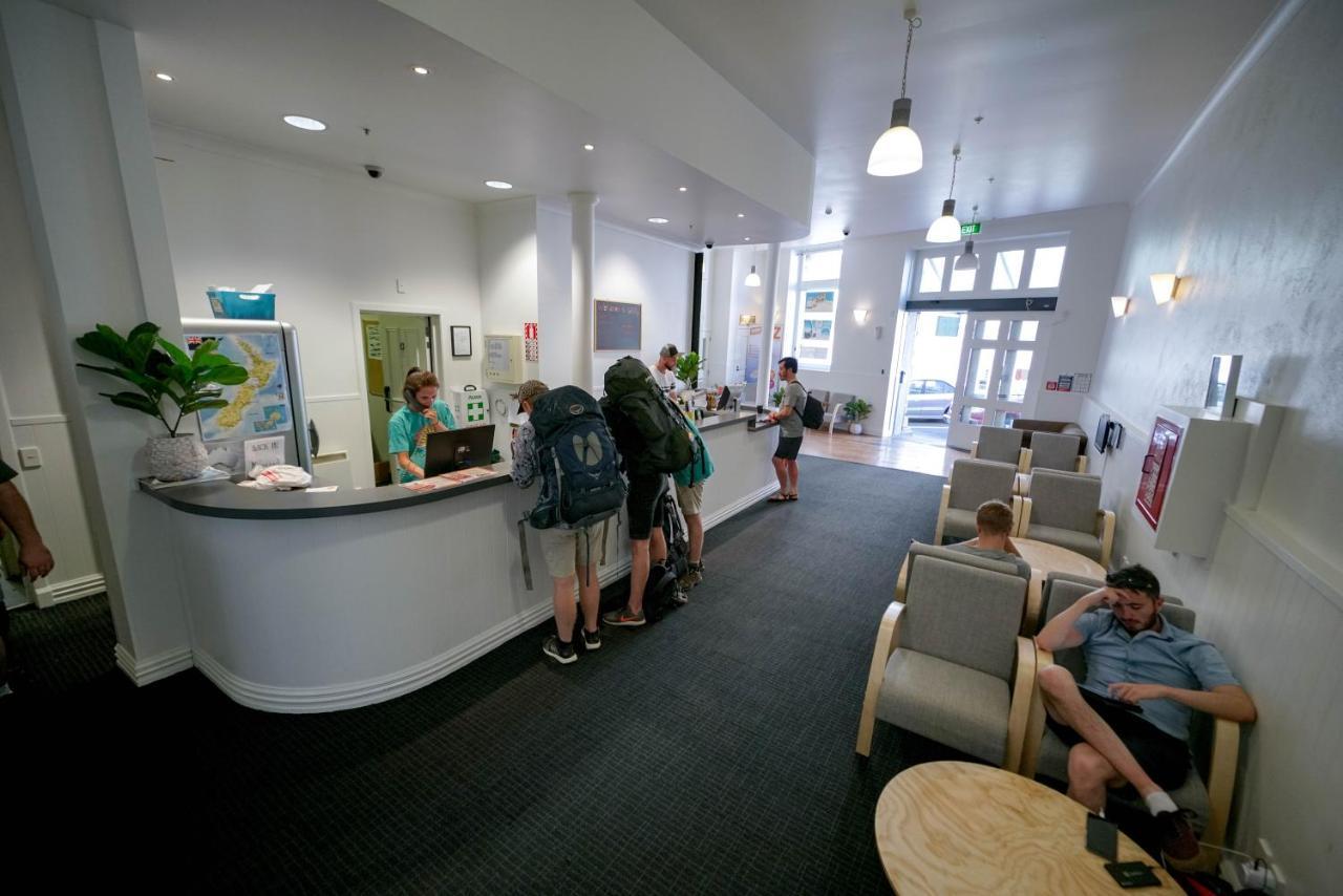 Nomads Capital Backpackers - Wellington (Adults Only) Hostel Luaran gambar Reception at the hostel